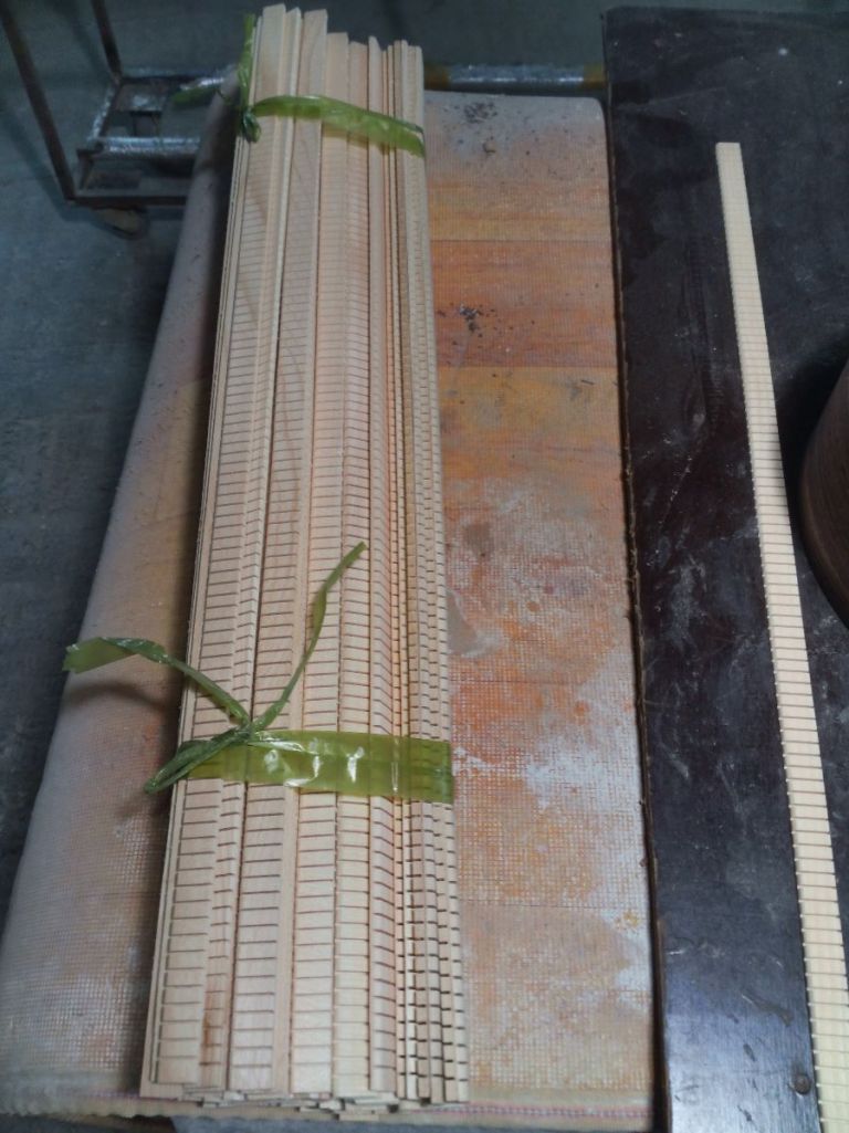 측판제작-측판지지대 접착