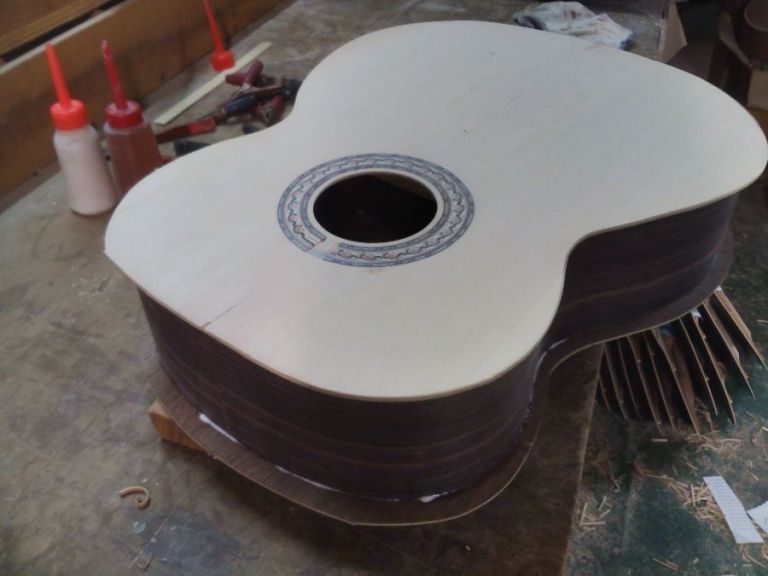 울림통장식-테두리 및 측판하부 장식 준비