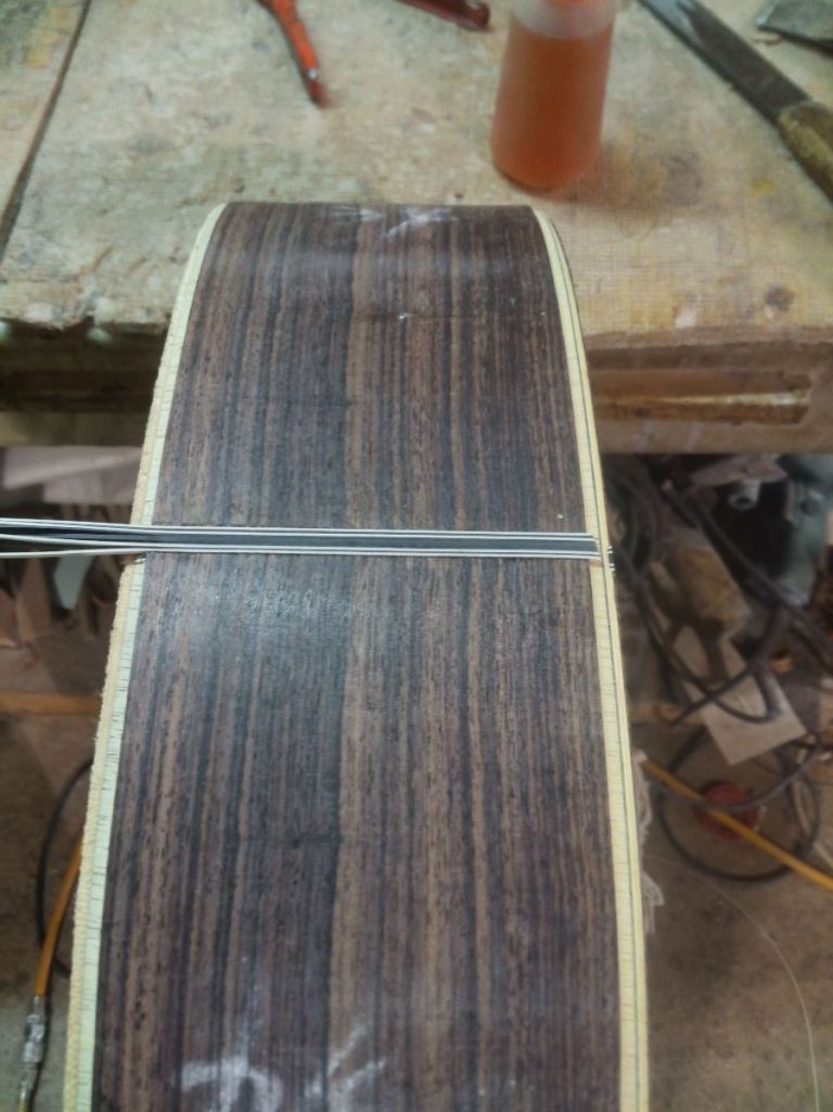 울림통장식-테두리 바인딩 접착